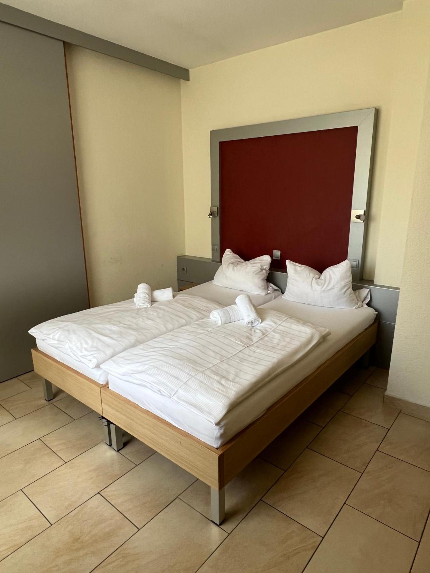 Hotel Pfaelzer Hof Enkenbach-Alsenborn 外观 照片