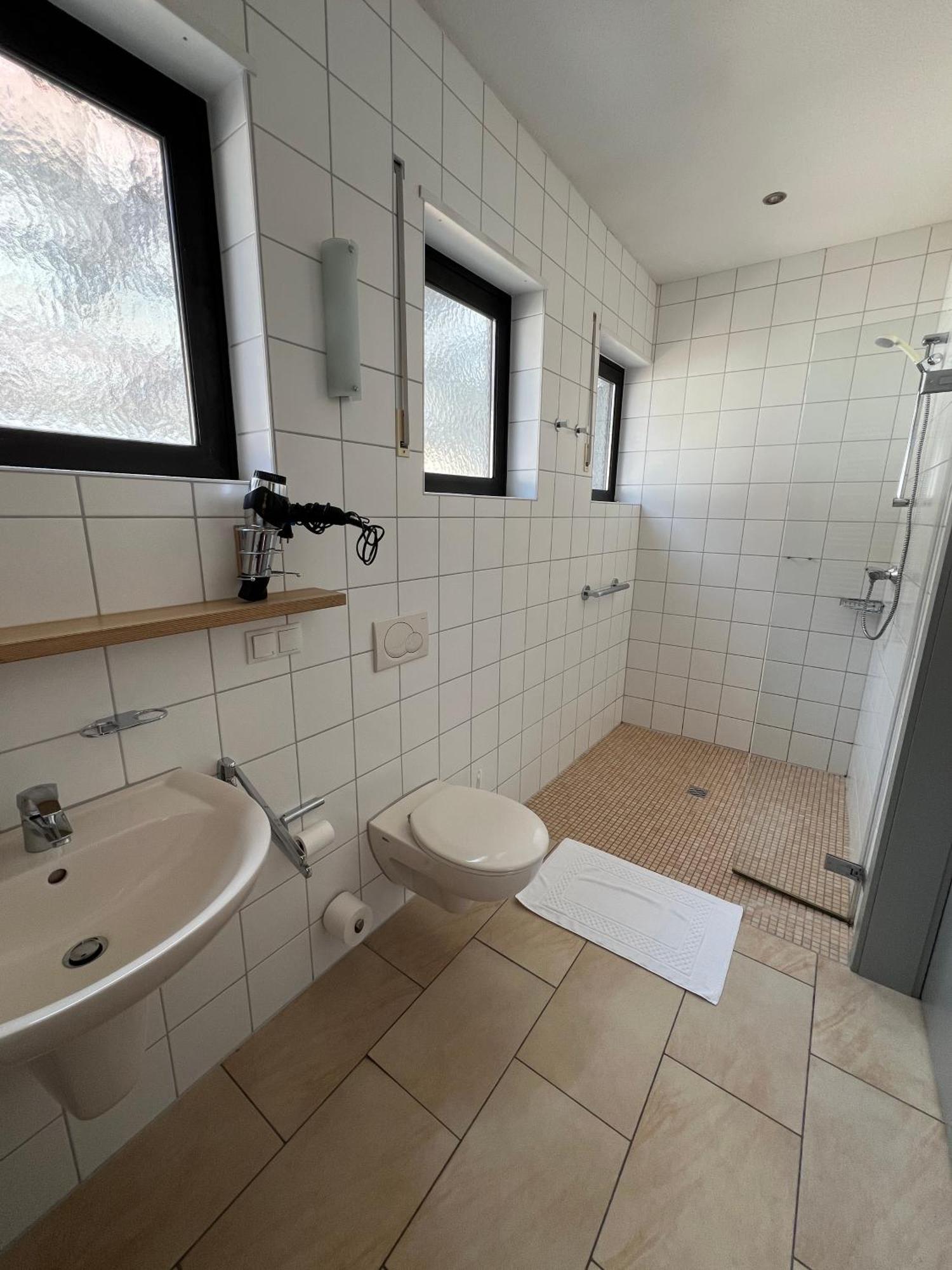 Hotel Pfaelzer Hof Enkenbach-Alsenborn 外观 照片
